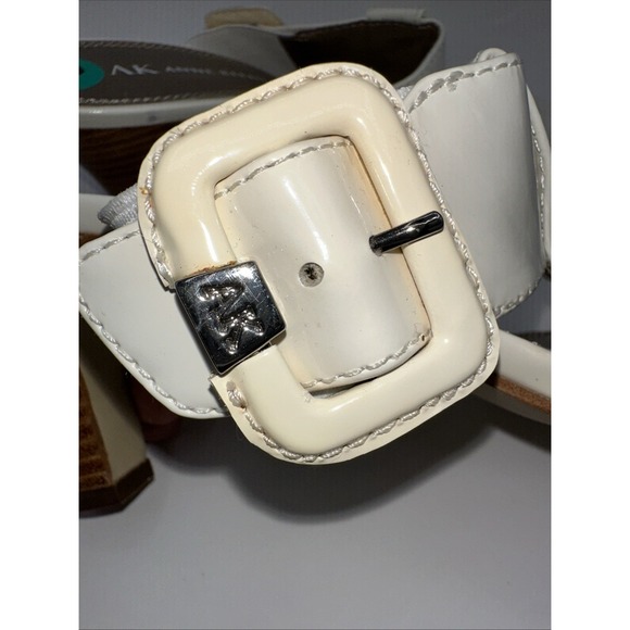 Anne Klein Womens 'MABELGIN TJ' Cream Patent Leather Strappy‎ Dress Sandal 8M - Picture 6 of 7